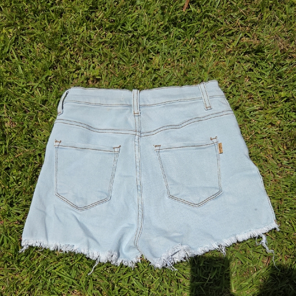 Vibrant Cut Off Shorts With Split Sides Size M